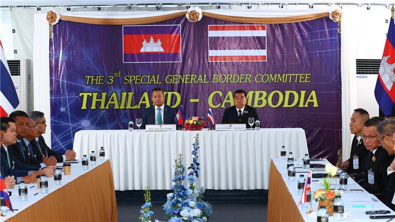 Thailand und Kambodscha unterzeichnen Waffenstillstandsabkommen.