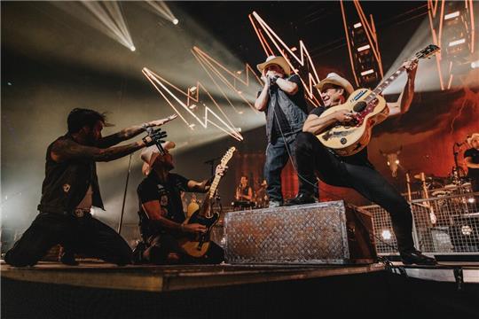 The BossHoss kommen am 4. August nach Bad Harzburg. Foto: Chris Heidrich