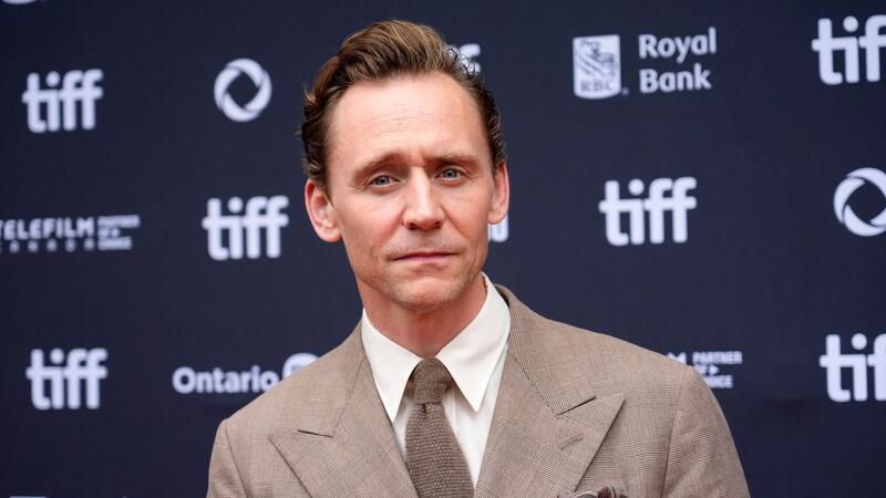 „The Life of Chuck“ gewinnt beim Filmfest in Toronto „The Life of Chuck“ mit Tom Hiddleston in der Hauptrolle gewann das Publikum für sich.