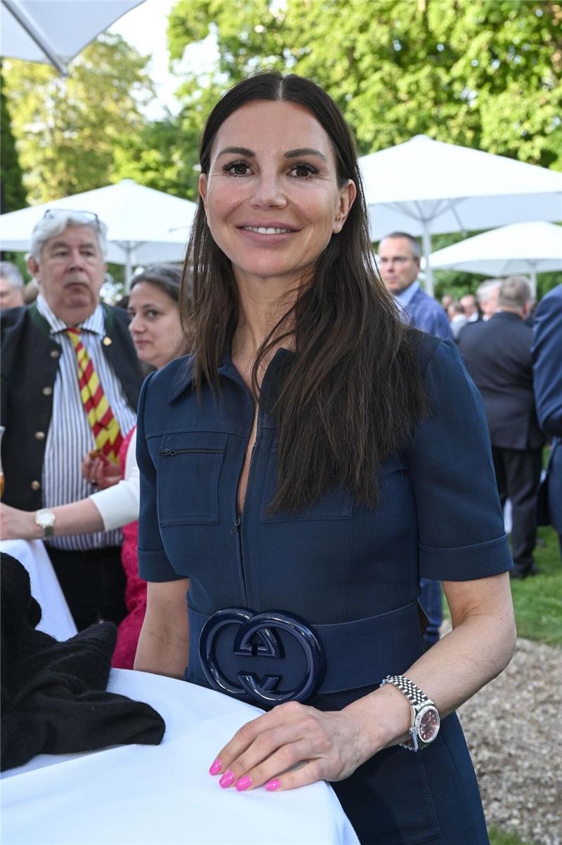 Teresa Enke: Akzeptanz für depressive Menschen schaffen Theresa Enke, die Witwe des früheren Fußball-Nationaltorwarts Robert Enke, wünscht sich mehr Akzeptanz für depressive Menschen.
