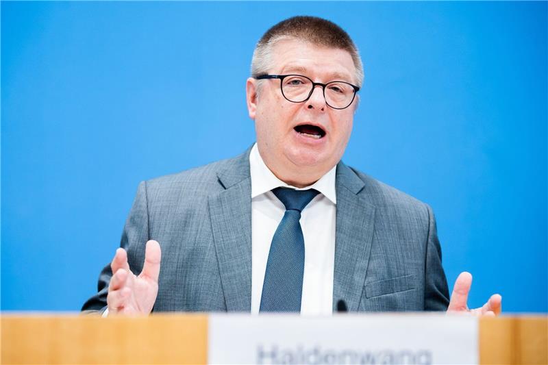 Haldenwang: In AfD größerer Einfluss von Verfassungsfeinden Thomas Haldenwang, Präsident des Bundesamtes für Verfassungsschutz.