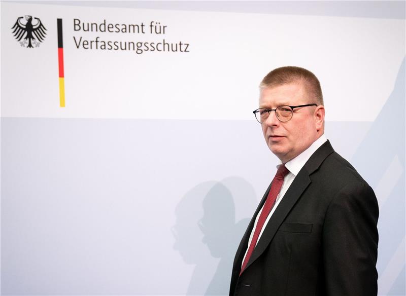 Anastasia-Bewegung bundesweit rechtsextremer Verdachtsfall Thomas Haldenwang ist Präsident vom Bundesamt für Verfassungsschutz.