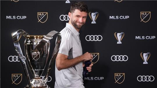 Thomas Müller hat den MLS-Cup im Blick.