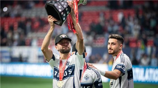Thomas Müller (l) gewann mit den Vancouver Whitecaps die kanadische Meisterschaft.