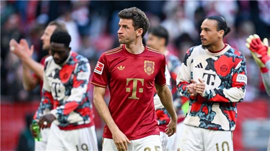 Thomas Müllers (M) Laune war nach dem Bochum-Flop erstmal dahin.