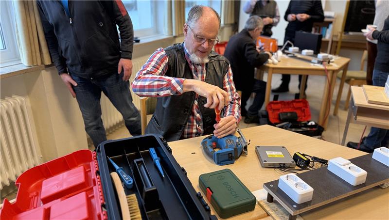 Wo Harzburger ihre Elektrogeräte gratis reparieren lassen können Thorsten Ritzka ist der Kopf des siebenköpfigen Teams der Ehrenamtlichen.