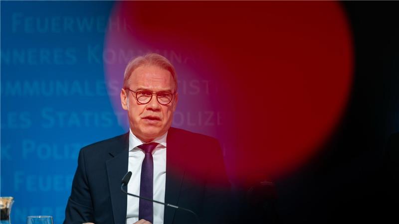 Klingbeil: AfD politisch „kleinkriegen“ - Orban stützt AfD Thüringens Innenminister Georg Maier (SPD) hält einen Verbotsantrag für aussichtsreich. (Archivfoto)