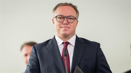 Thüringens Ministerpräsident Mario Voigt (CDU) dringt auf eine programmatische Neuaufstellung seiner Partei nach drei Wahlniederlagen bei Landtagswahlen. (Archivbild)