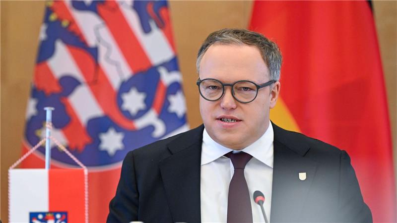 Ostdeutsche Länder verlangen mehr Einfluss Thüringens Ministerpräsident Mario Voigt erhofft sich vom Treffen mit seinen ostdeutschen Kollegen ein starkes Signal an die Bundespolitik.