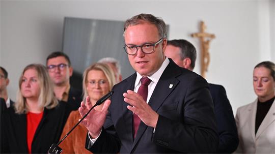 Thüringens Regierungschef Mario Voigt akzeptiert den Entzug seines Doktortitels. 