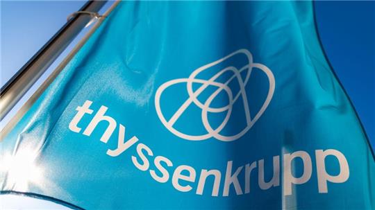 Thyssenkrupp baut in Bremen Hunderte Arbeitsplätze ab. (Archivbild)