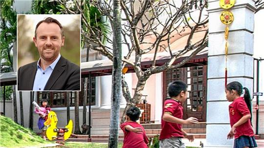 Tibor Stettin freut sich auf das größte Abenteuer seines Lebens: 190 Kinder und Jugendliche besuchen die deutsche Schule in Saigon. Sie kommen aus 18 Nationen. Ab 1. August ist Stettin dort Schulleiter. Fotos: Privat