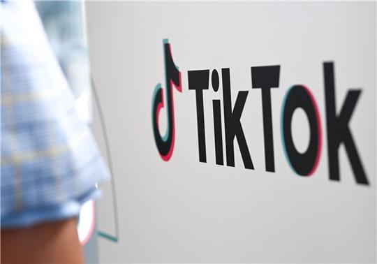Tiktok steht wiederholt wegen des Umgangs mit Kommentaren und Meinungsfreiheit in der Kritik.
