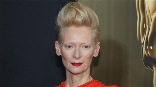 Tilda Swinton wird mit dem Ehrenpreis der Berlinale ausgezeichnet. (Archivbild)