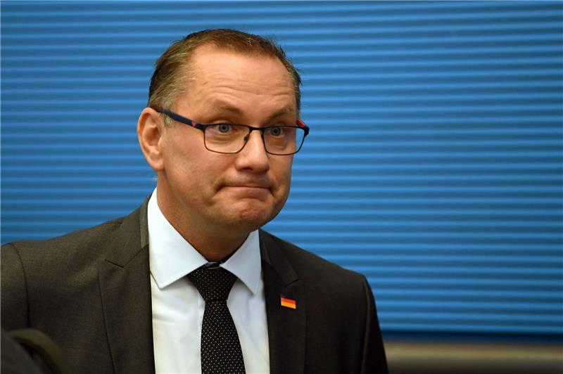Chrupalla scheitert mit Beschwerde gegen Ermittlungsende Tino Chrupalla musste im Oktober 2023 einen Wahlkampfauftritt in Ingolstadt abbrechen.