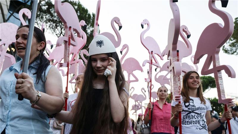 Tirana: Demonstrationen gegen geplantes Luxustourismus-Projekt gehen am 18. Tag weiter – Aktivisten fordern Stopp aus Umweltsorge