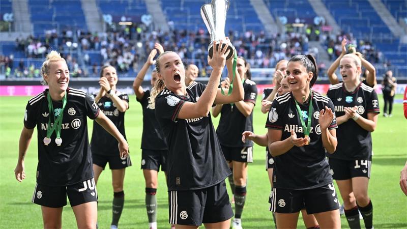 Supercup: Startschuss zum Alleingang der Bayern-Frauen? Titelverteidiger im Supercup: die Fußballerinnen des FC Bayern. (Archivbild)