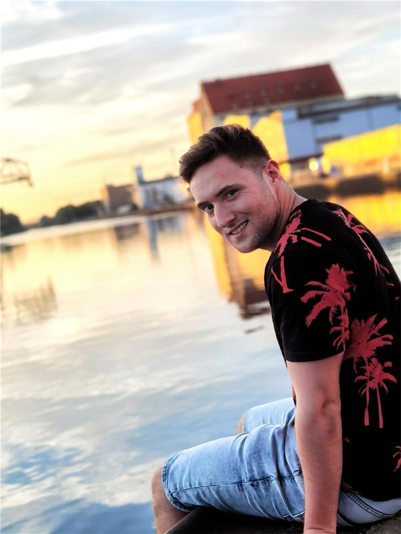 Harzburger (23) schreibt Buch über seinen Liebeskummer Tobias Nordte lebt im Bad Harzburger Ortsteil Westerode. Der 23-Jährige hat ein Buch geschrieben, das er jetzt herausbringen möchte. Foto: Privat
