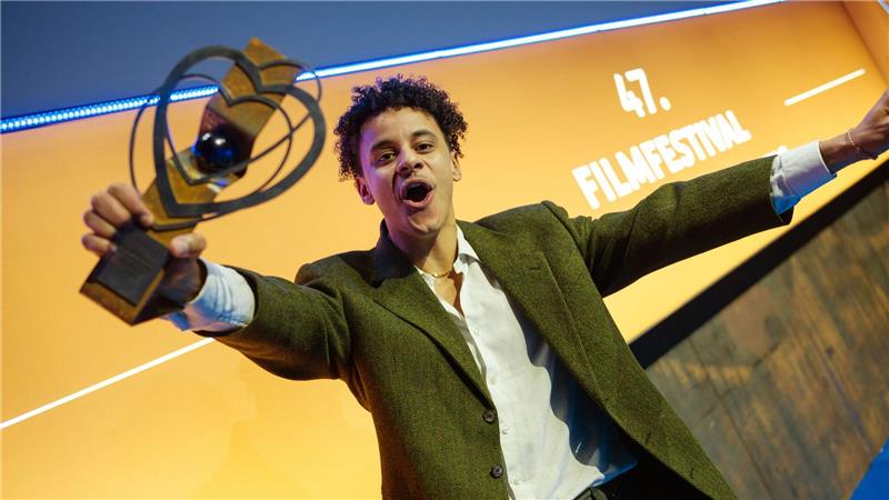 Tommes Diallo wurde für seine Rolle in „Champions und Wir“ mit dem Preis für den besten Schauspielnachwuchs ausgezeichnet. 