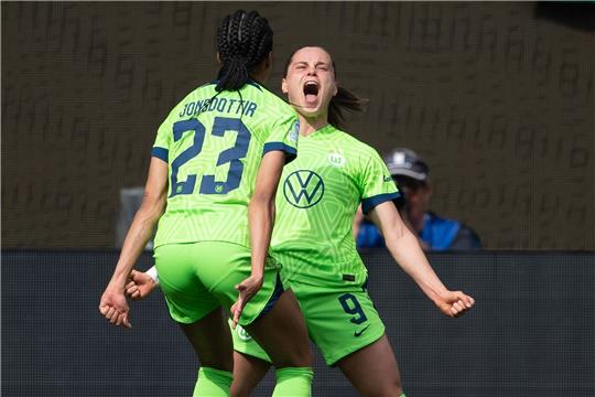 Torjägerin Ewa Pajor steht nach Medienberichten vor einem Wechsel vom VfL Wolfsburg zum FC Barcelona.