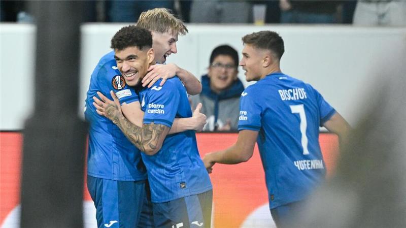 Torjubel bei Hoffenheims Valentin Gendrey (M).