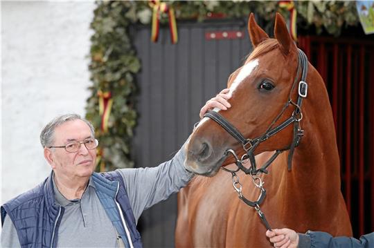 Torquator Tasso mit seinem Besitzer Karl-Dieter Ellerbracke.  Foto: Sorge