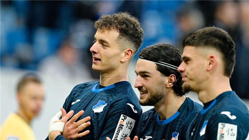 Torschütze Fisnik Asllani (l.): Hoffenheim wirbelt und feiert.