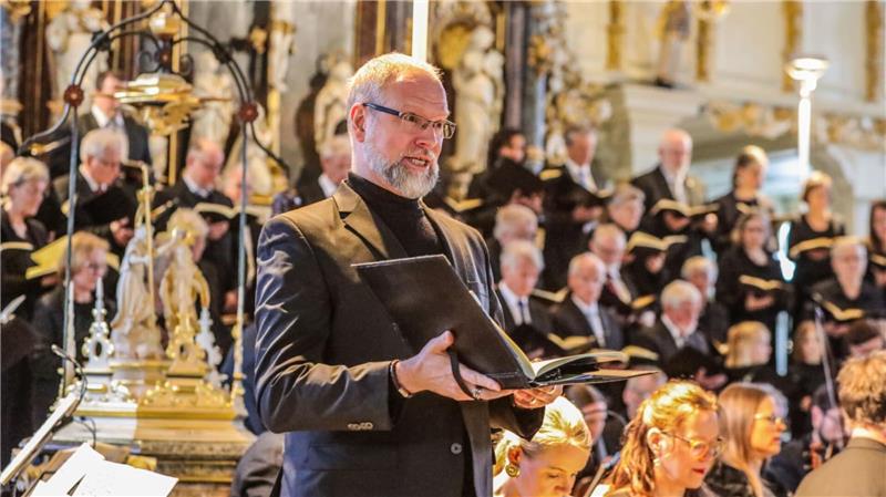 Torsten Gödde (Bass) ist einer der Solisten des Stücks.