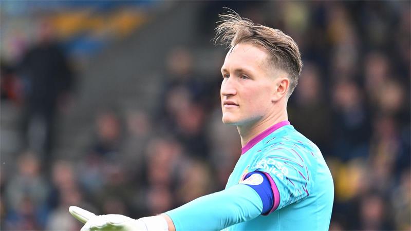 Torwart Ron-Thorben Hoffman bleibt Kapitän bei Eintracht Braunschweig. (Archivbild)