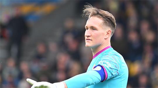Torwart Ron-Thorben Hoffman bleibt Kapitän bei Eintracht Braunschweig. (Archivbild)