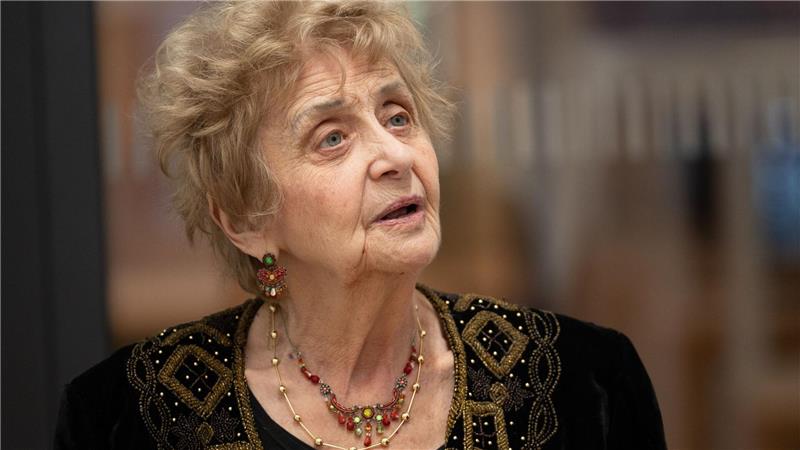 Tova Friedman, die als Kind das Vernichtungslager Auschwitz überlebte, ist auch heute - 81 Jahre nach der Befreiung des Lagers durch die Rote Armee - noch auf der Suche nach Gerechtigkeit.