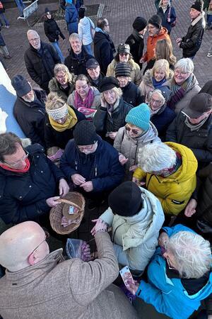 Traditionell herrscht beim Verkauf (hier ein Bild aus dem Vorjahr) immer großes Gedränge.
