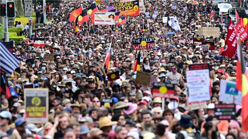 Traditionell protestieren am Nationalfeiertag Zehntausende gegen den „Invasion Day“, wie sie den Tag nennen.