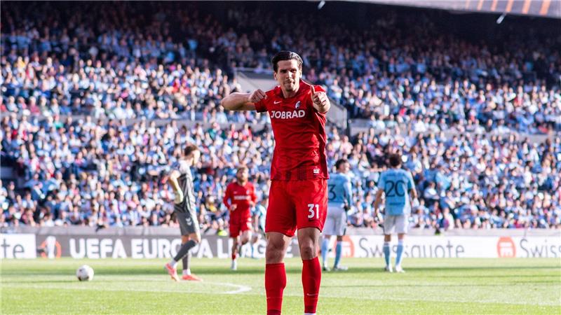 Traf traumhaft zur Freiburger Führung: Igor Matanovic.