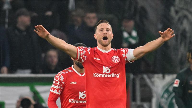 Mainz nach spätem Schock wieder ohne Sieg: 1:1 gegen Bremen Traf zum 1:0 gegen Werder Bremen: Mainz-Kapitän Silvan Widmer.