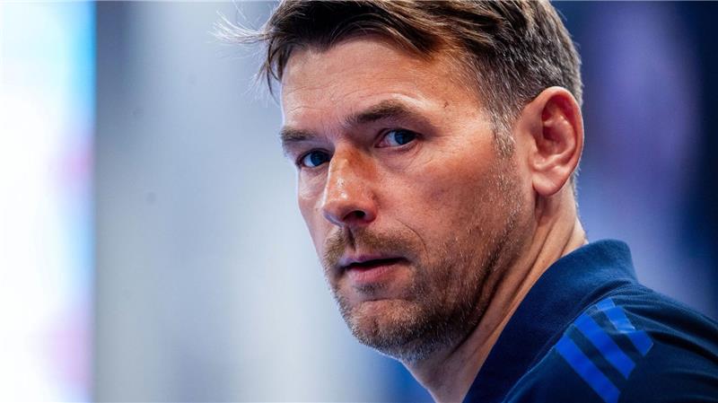 Trainer Christian Prokop und die TSV Hannover-Burgdorf spielten bei der SG Flensburg-Handewitt.