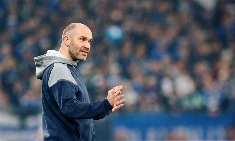 Eintracht Braunschweig verlängert mit Trainer Scherning Trainer Daniel Scherning von Braunschweig in Aktion.