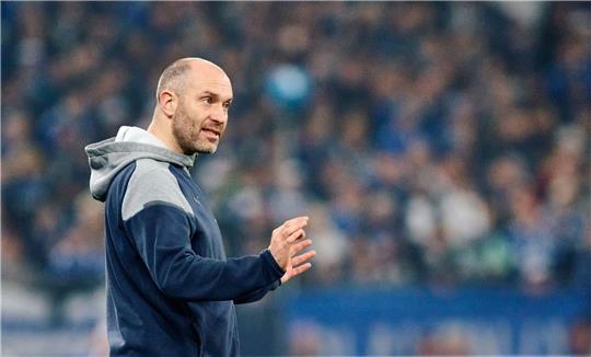 Trainer Daniel Scherning von Braunschweig in Aktion.