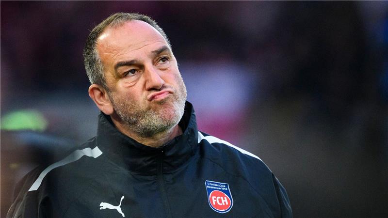 VfB kriselt weiter: Last-Minute-Tor bringt Heidenheim Sieg Trainer Frank Schmidt kämpft mit seinen Heidenheimern in der zweiten Bundesliga-Saison gegen den Abstieg.