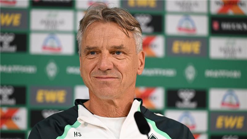Trainer Horst Steffen und Werder Bremen starten am 23. August in die neue Bundesligasaison.