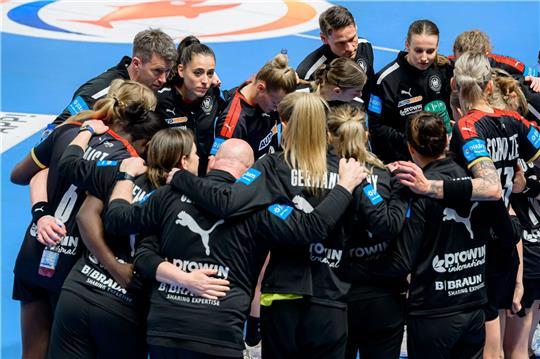 Trainer Markus Gaugisch hofft mit seiner Mannschaft auf ein gutes Abschneiden bei der Handball-Europameisterschaft.