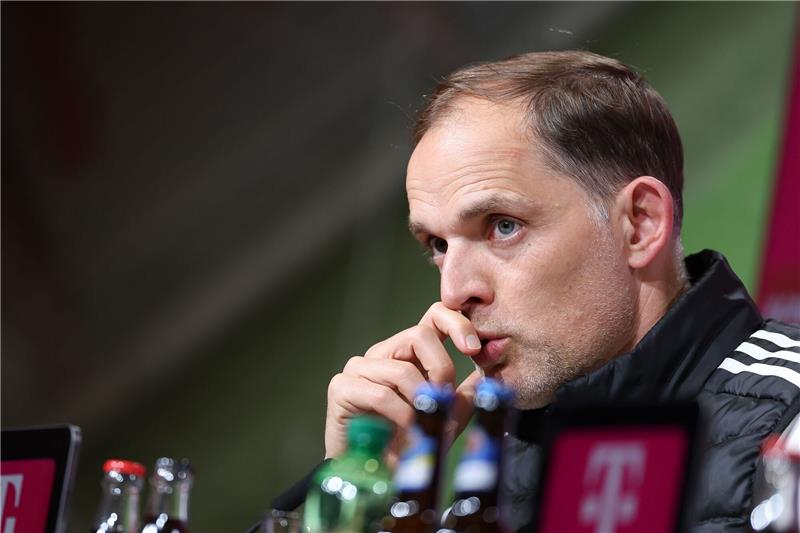 Trainer Thomas Tuchel vom 1.FC Bayern München spricht.