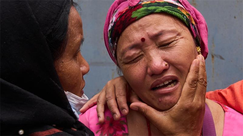 Trauer nach Sturzflut im Himalaya