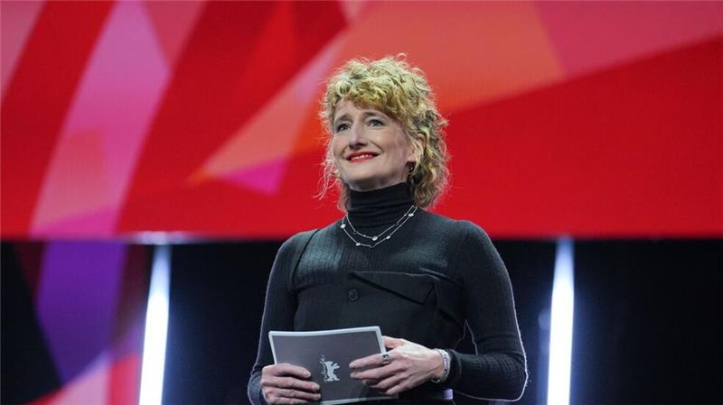 Heiße Rede, kalter Schnee: Berlinale eröffnet Tricia Tuttle leitet die Berlinale zum ersten Mal.