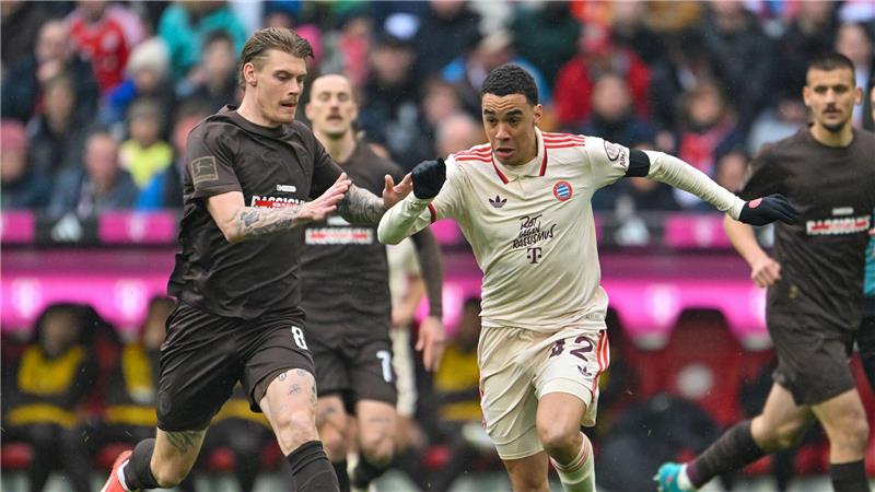 Bayern jubelt dank Doppelpacker Sané - Aber Abwehr-Sorgen Trieb das Münchner Spiel immer wieder an: Jamal Musiala (r).