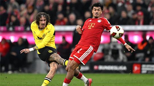 Trifft spät für Dortmund: Fabio Silva (l). 