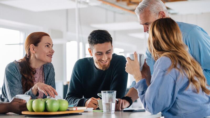 Wasser für mehr Erfolg: Trink-Strategien für den Arbeitsalltag Trinken ist wichtig, um den Körper optimal zu versorgen und die Leistungsfähigkeit zu erhalten.