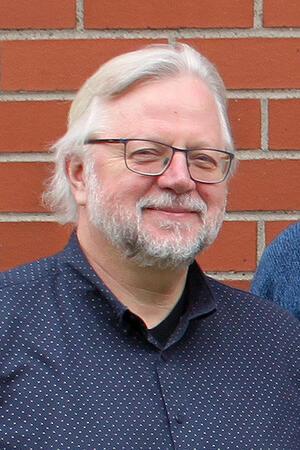 Portrait von Tristan Niewisch.