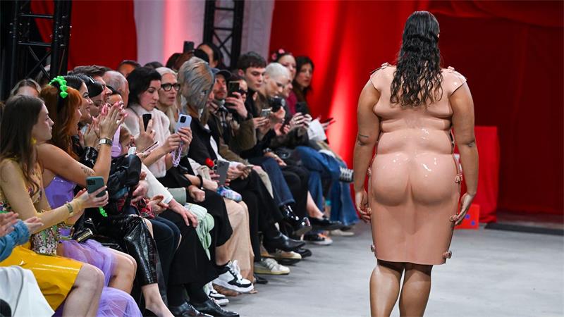 Arianas Auszeit: Darf man die Körper von Stars kommentieren? Trotz Body Positivity mussten Körper weiterhin klassischen Schönheitsnormen entsprechen. (Archivbild)