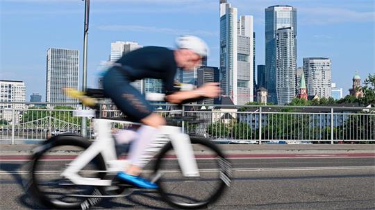 Trotz Hitze - Triathlon-EM in Frankfurt